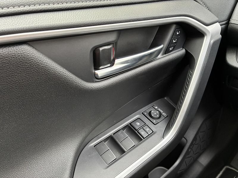Toyota RAV4 2.5 HSD e-CVT AWD Exe. JBL Taž - fotka 13 z 23