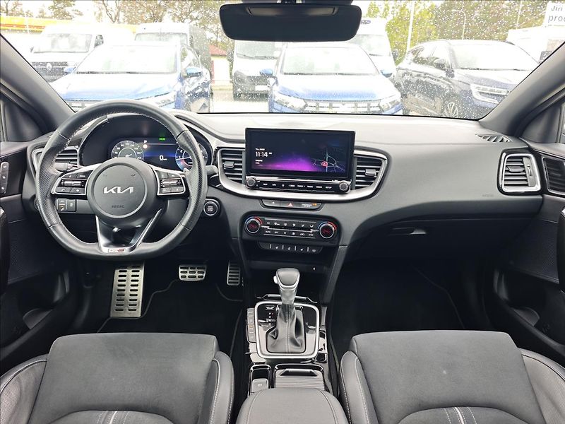 Kia Ceed 1,5 T-GDI 7DCT automat  GT-Lin - fotka 15 z 25