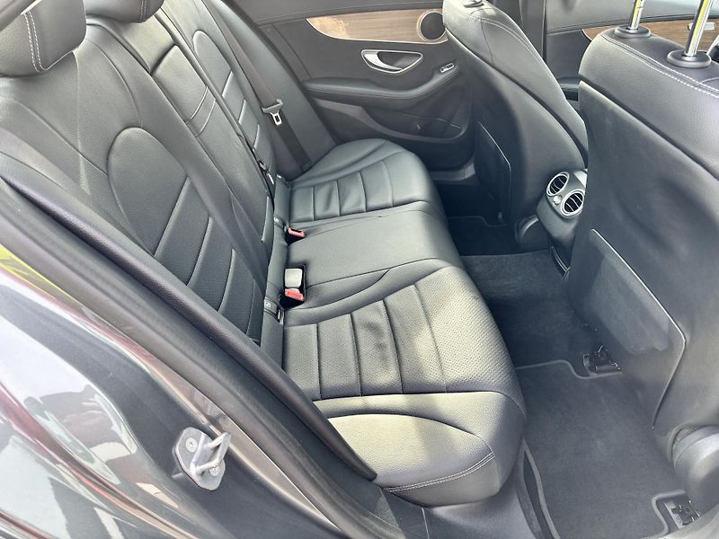 Mercedes-Benz Třídy C (2017) 180 115kW Exclusive  - fotka 11 z 28