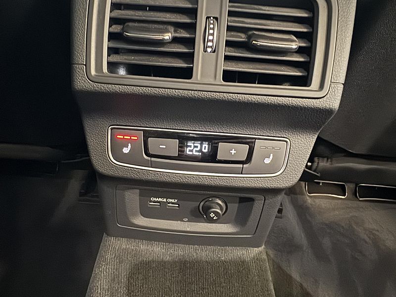 Audi Q5 (2023) 40TFSI 4x4 Advanced Tažné LED  - fotka 22 z 42