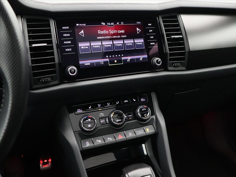 Škoda Kodiaq 2,0 TDI 4x4 DSG Sportline DPH - fotka 17 z 29