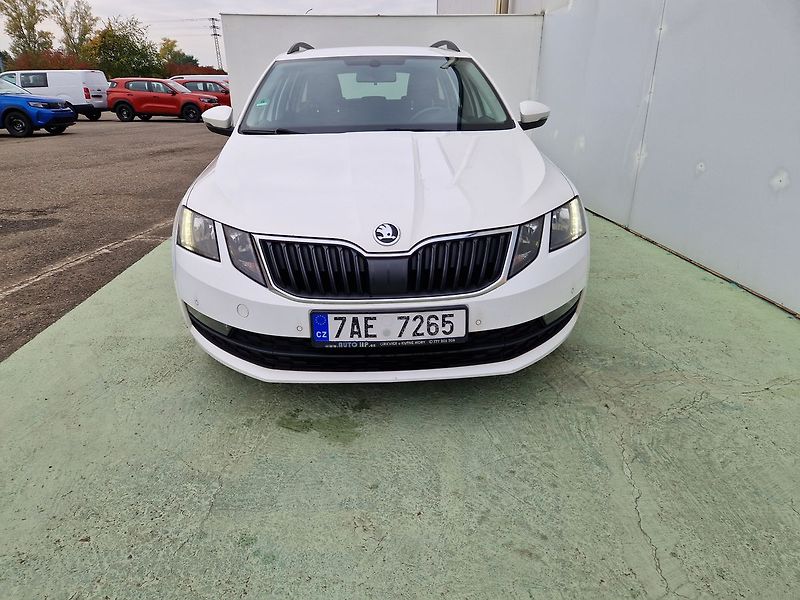 Škoda Octavia 1.6 TDI - fotka 7 z 34