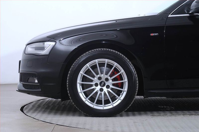 Audi A4 (2015) 2.0 TDI, Automat, Serv.kniha - fotka 15 z 23