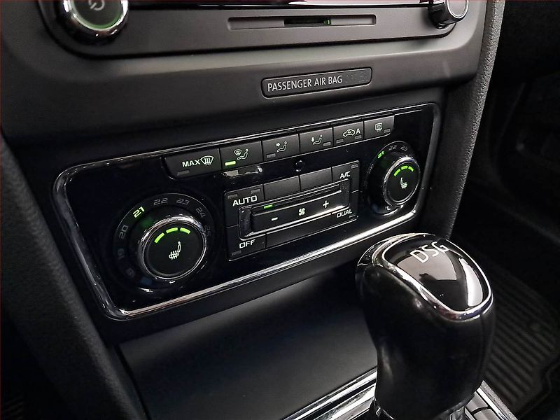 Škoda Superb (2014) 2.0 TDI, Automat, Navi, Xenony - fotka 17 z 19