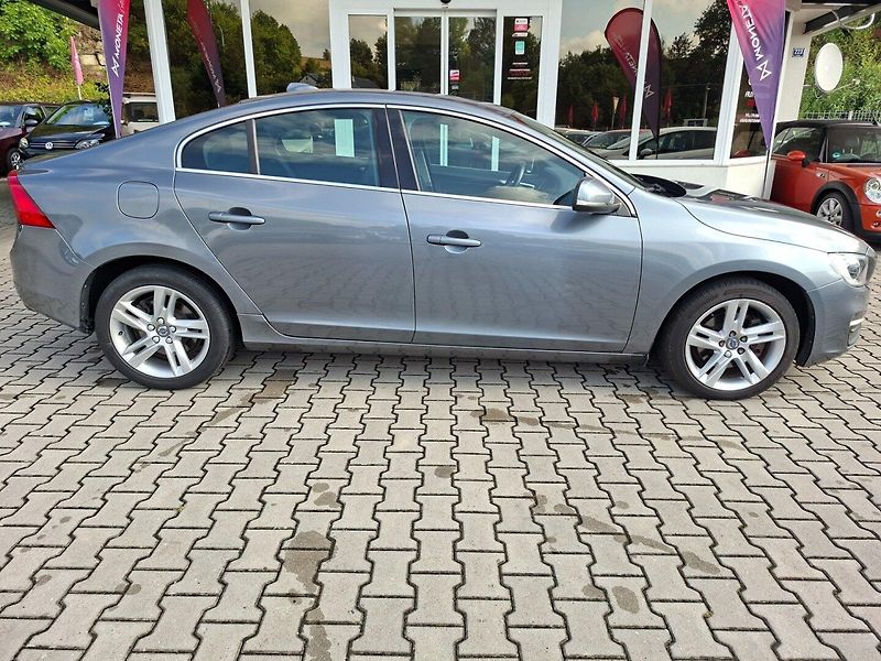 Volvo S60 (2017) 2.0D4 147kW AUT -NOVÉ V ČR - fotka 9 z 38