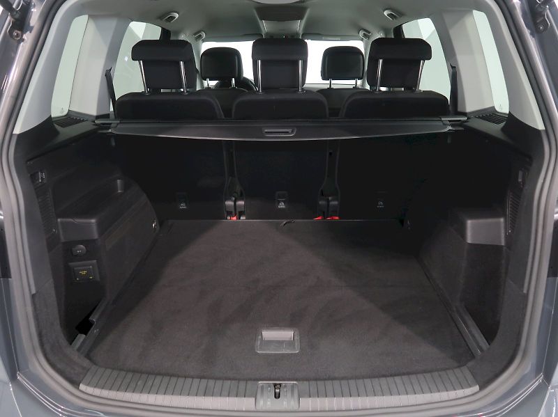 Volkswagen Touran (2023) HIGHLINE 2.0TDI DSG - fotka 36 z 37