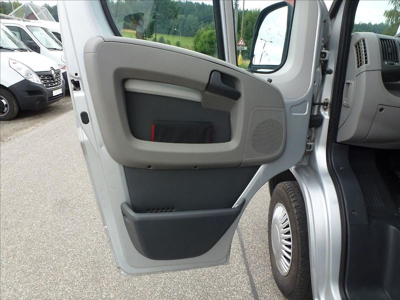 Citroën Jumper 2,2 HDI 6 rychlostí, Klimatiza - fotka 15 z 45