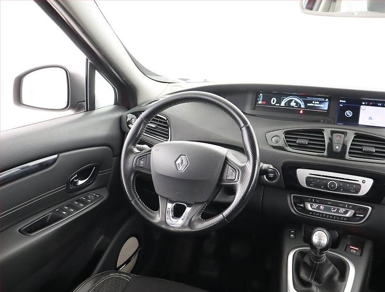 Renault Grand Scénic (2015) Bose 2.0 dCi, Navi, Xenony - fotka 7 z 22