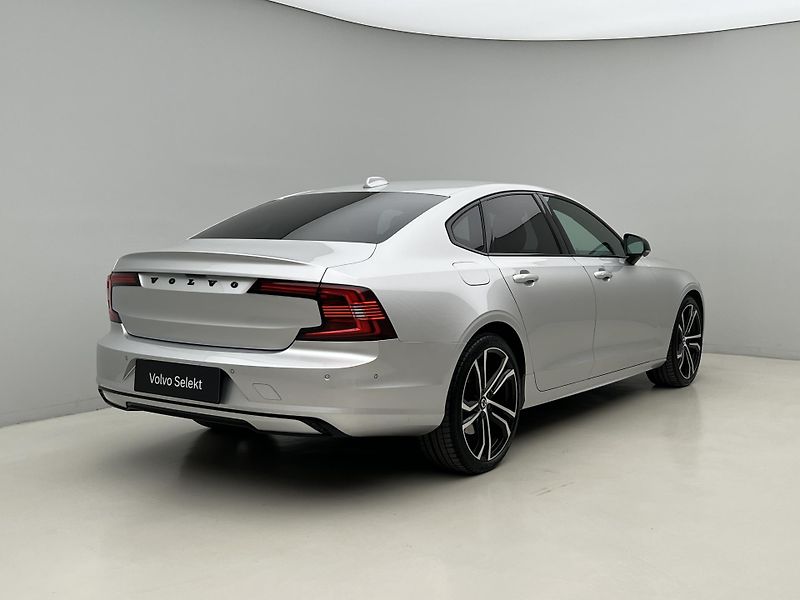 Volvo S90 B6 AWD R-Design - fotka 13 z 49