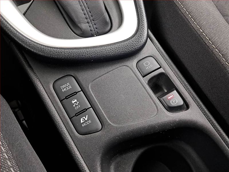 Toyota Yaris (2021) 1.5 VVT-i Hybrid, Automat - fotka 16 z 18