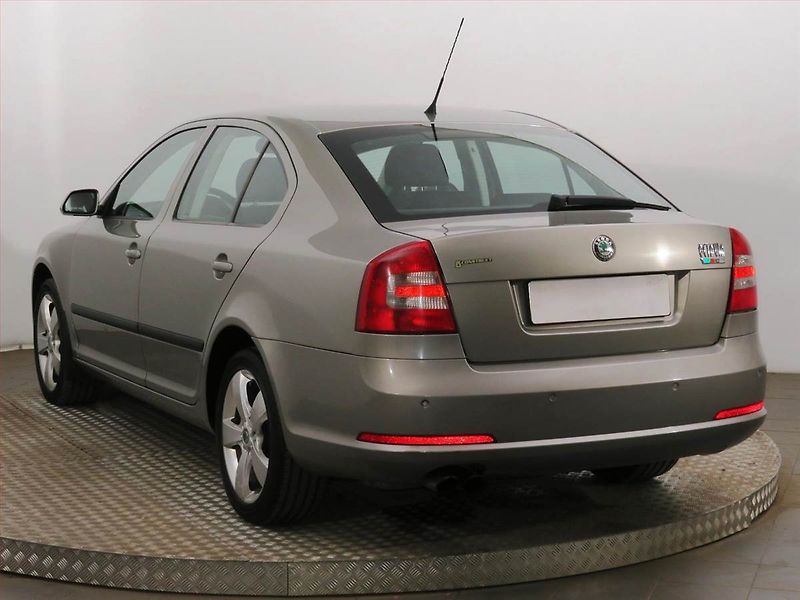 Škoda Octavia (2007) 2.0 TDI, Serv.kniha, rezervace - fotka 5 z 14