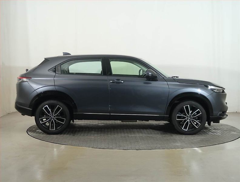 Honda HR-V (2022) e:HEV 1.5 i-MMD - fotka 6 z 19