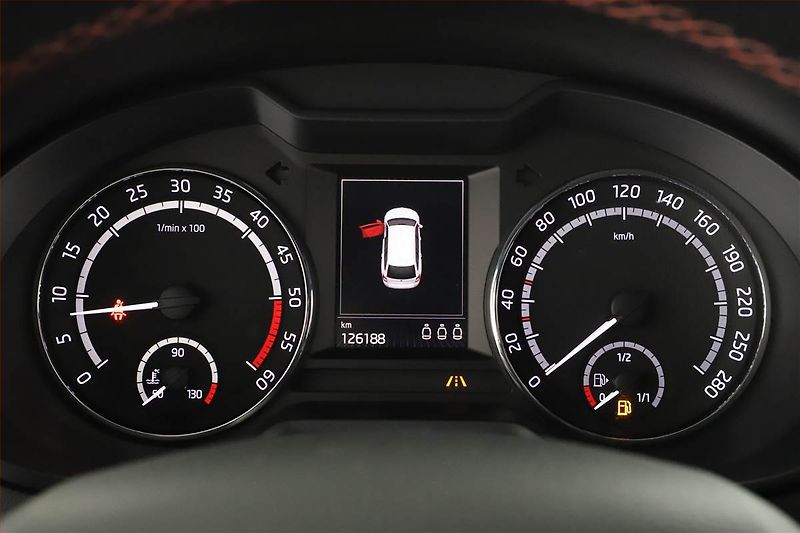 Škoda Octavia (2015) RS 2.0 TDI, Automat - fotka 9 z 16
