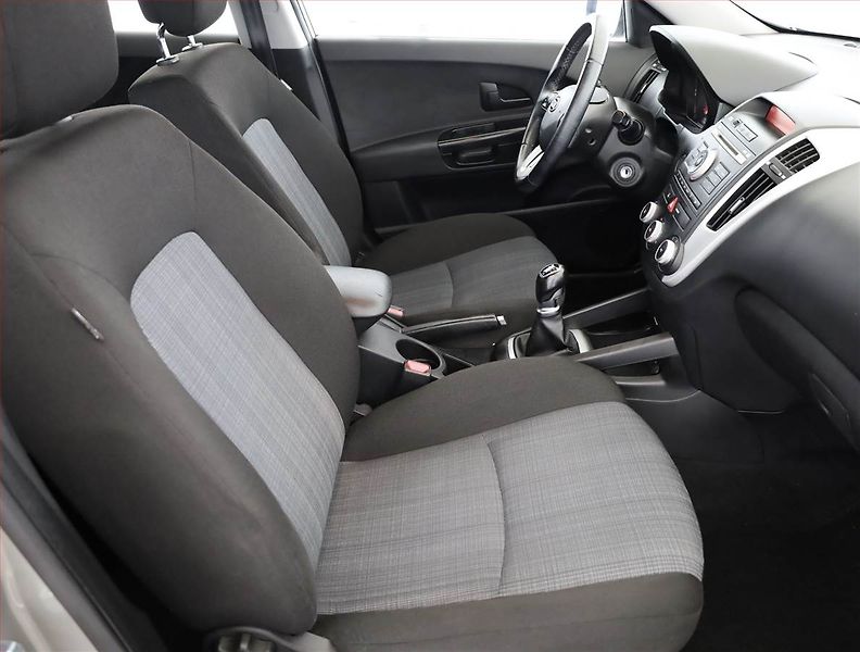 Kia Ceed (2012) 1.4 CVVT - fotka 7 z 14