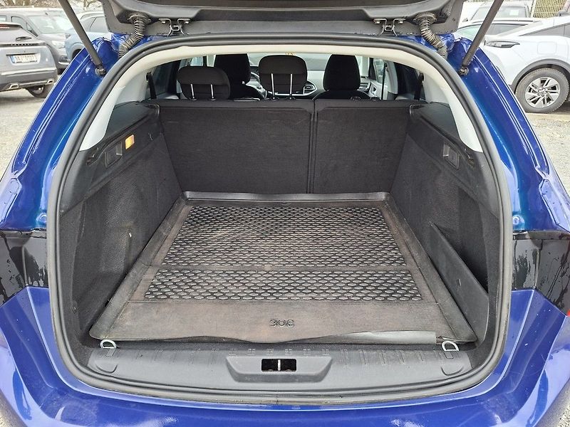 Peugeot 308 SW ACTIVE 1.5 BHDi 130k EAT6 - fotka 5 z 24
