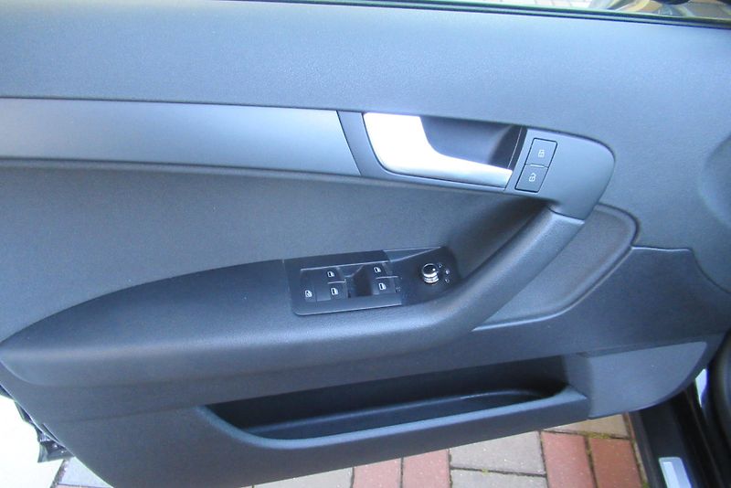 Audi A3 1.2 TFSI AUT. KLIMA - fotka 17 z 21