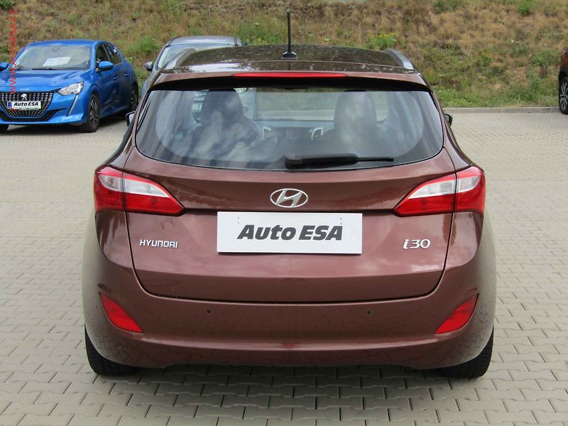 Hyundai i30 (2012) 1.6 CRDI, STK4/28 - fotka 5 z 22