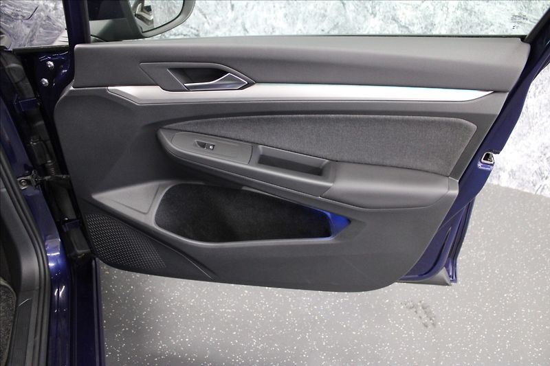 Volkswagen Golf 1,0 TSI Life 1.majitel CZ - fotka 9 z 36