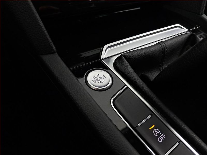 Volkswagen Passat (2017) Highline 2.0 TDI, Serv.kniha - fotka 18 z 19