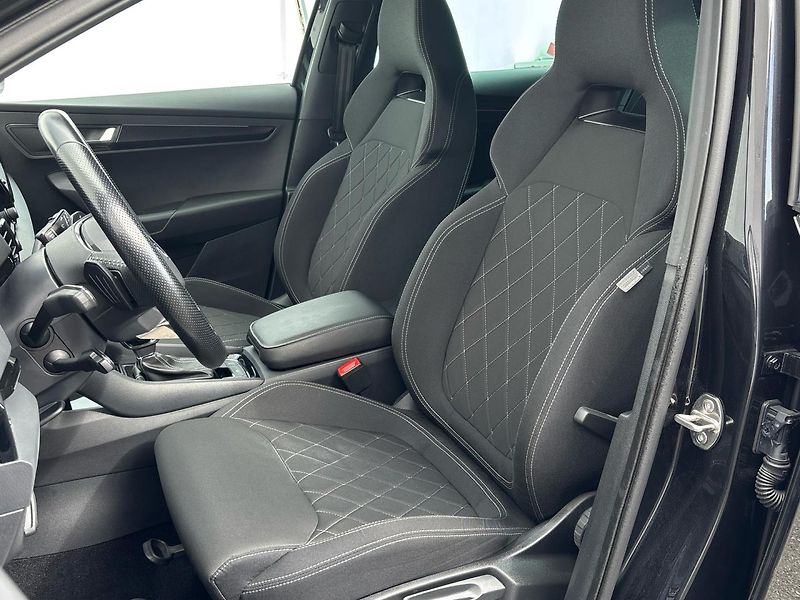 Škoda Karoq Sportline DSG - fotka 7 z 27
