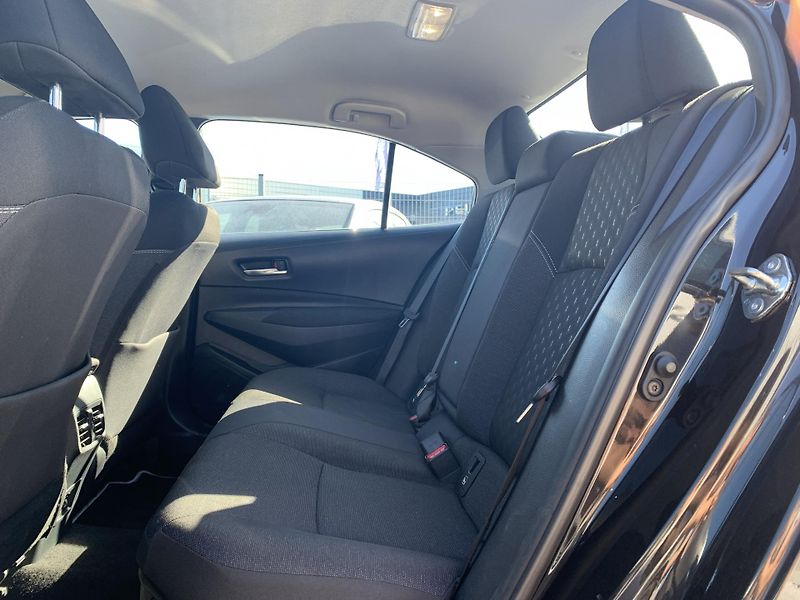 Toyota Corolla COMFORT TECH 1,8 HEV 103kW CVT - fotka 6 z 24