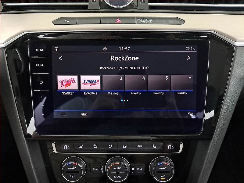 Volkswagen Passat (2018) 2.0 TDI, Automat, Navi - fotka 12 z 20