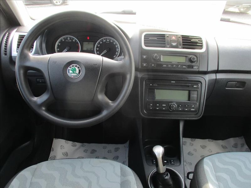 Škoda Fabia 1,4 i 16v, aut. klimatizace, - fotka 16 z 31