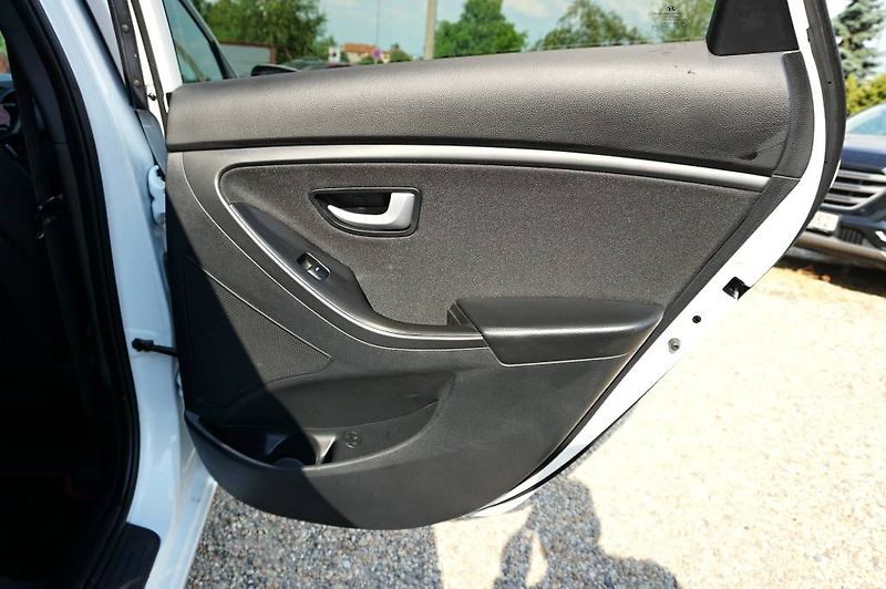 Hyundai i30 (2016) CZECH GO! 1,6 GDI 99 kW - fotka 14 z 44