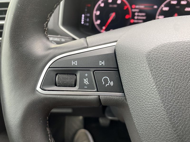 Seat Tarraco 1.5 TSI 110kW-1xMAJ.- LED-NAVI - fotka 21 z 51