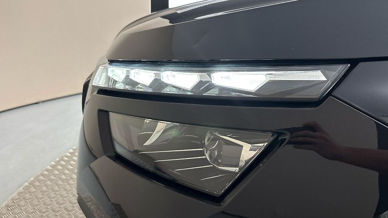 Škoda Kamiq 1.0 TSI DSG Style - fotka 18 z 24
