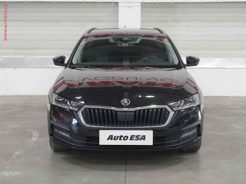 Škoda Octavia (2023) 2.0 TDi, TOUR, DSG, navi, LED - fotka 2 z 29