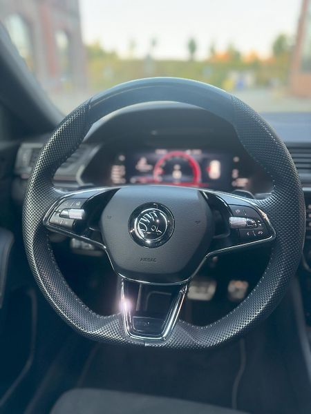 Škoda Superb (2024) Sportline 2,0 TDI 110 KW AUT - fotka 19 z 28