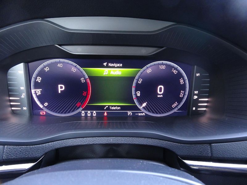 Škoda Karoq 1.5TSi DSG taž.zař. Plná nádrž - fotka 12 z 50