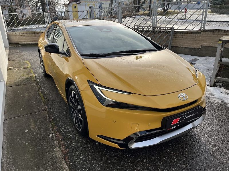 Toyota Prius 2.0L PHEV Prestige - fotka 3 z 25