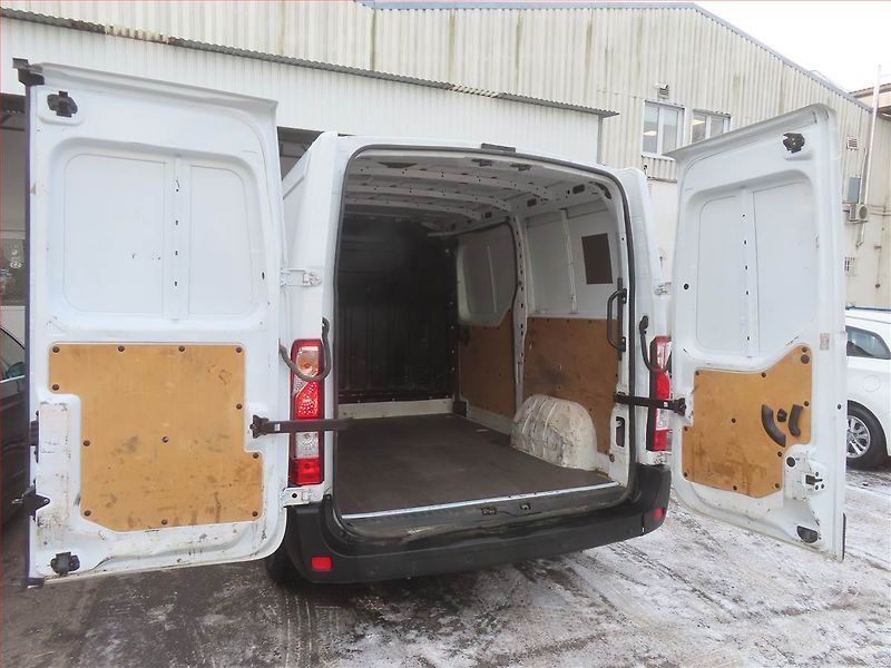 BMW Řada 3 (2017) 320 d xDrive, 4X4, Automat - fotka 13 z 17