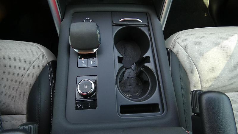 Land Rover Discovery D250 AUTO 4WD - fotka 17 z 23