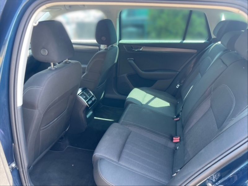 Škoda Superb 2,0 TDI 147 4x4 Style Aut - fotka 8 z 11