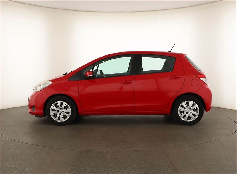 Toyota Yaris (2012) 1.33 Dual VVT-i, Automat - fotka 3 z 13