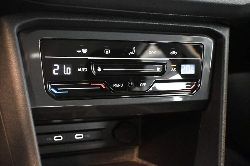 Volkswagen Tiguan (2022) 2.0 DSG LED ACC Kamera Tažné T - fotka 18 z 28
