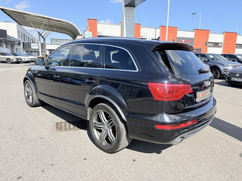 Audi Q7 3.0 TDi 180kw - fotka 8 z 37
