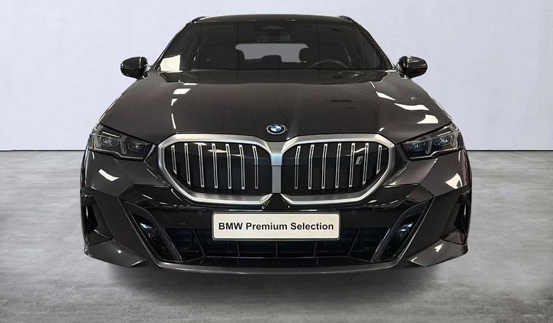 BMW i5 eDrive40 Touring M Kamera Taž. - fotka 5 z 18