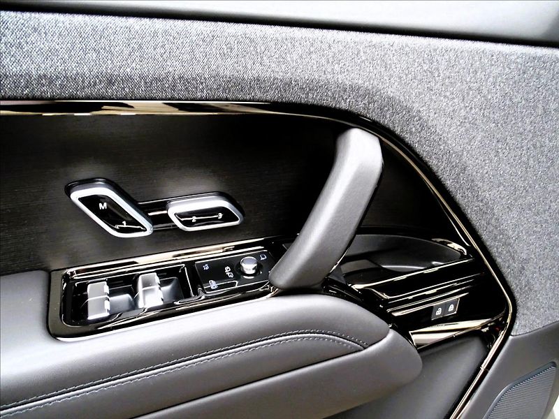 Land Rover Range Rover Sport (2026) 3,0 P550e AUTOBIOGRAPHY PHEV - fotka 8 z 29
