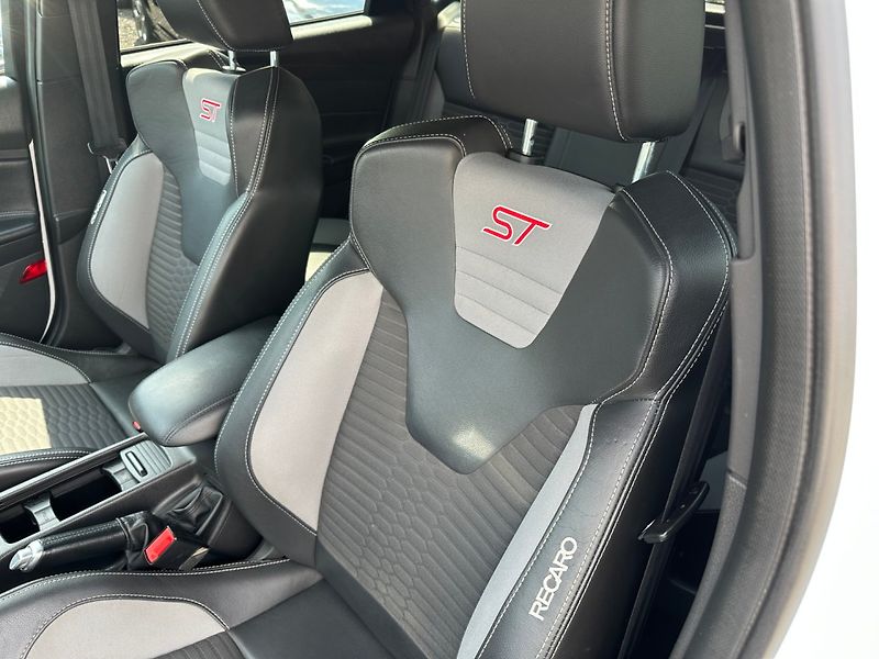 Ford Focus (2017) ST 2,0Turbo 184kw - fotka 11 z 26