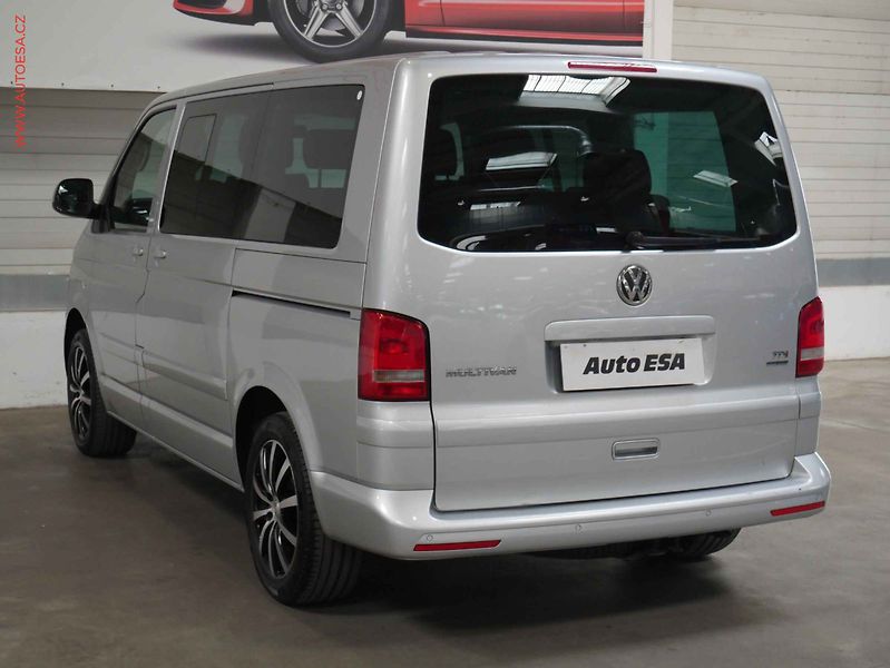 Volkswagen Multivan (2015) 2.0TDi, Comfortline, navi - fotka 4 z 21