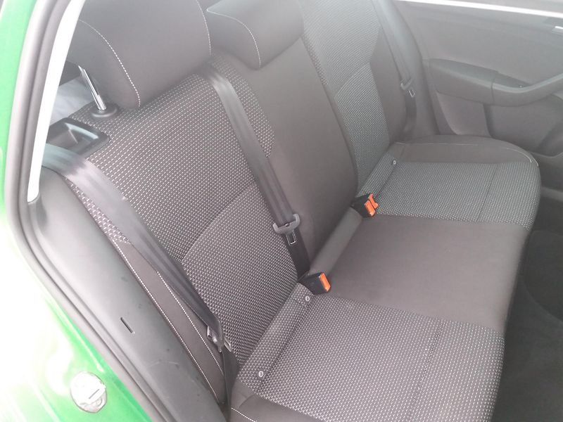 Škoda Rapid 1.4TSi,DSG,XENONY,PANORAMA!! - fotka 27 z 31