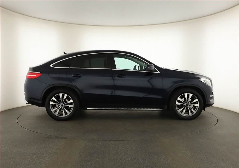 Mercedes-Benz GLE (2016) AMG line 350 d 4MATIC - fotka 6 z 20