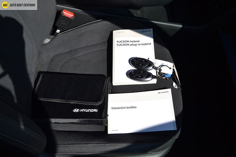 Hyundai Tucson 1,6 T-GDI PHEV 4WD AT 20 YEARS - fotka 69 z 75