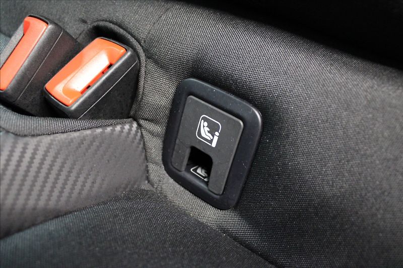 Škoda Kamiq 1,5 TSI 110kW Monte Carlo - fotka 32 z 34