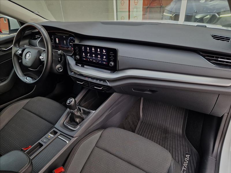 Škoda Octavia 2.0 TDI 110kW Combi,ČR,1.Maj. - fotka 13 z 50