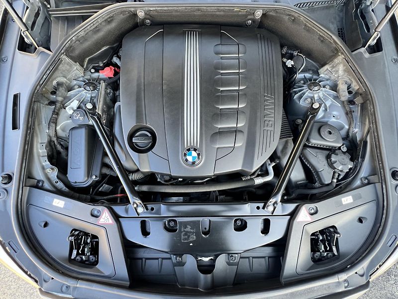 BMW Řada 5 GT 530D AUTOMAT NAVI KAMERA  - fotka 38 z 45